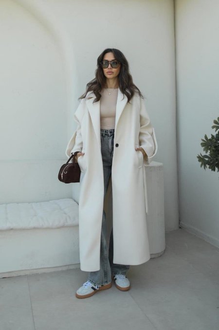 جاكيت جوخ بتفاصيل يد